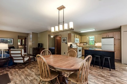 Cozy Colorful Cabin with Hot Tub and Screened-In Porch Close to Many Local Favorites in Berkeley Springs, WV - Berkeley Springs , West Virginia - glamping.directory