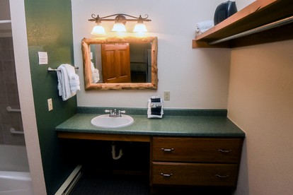 Pet-Friendly Cozy Cabin Escape in the Rocky Mountains National Park, Colorado - Estes Park, Colorado - glamping.directory