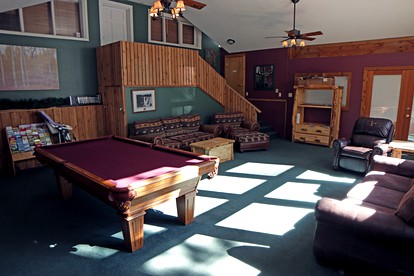 Pet-Friendly Cozy Cabin Escape in the Rocky Mountains National Park, Colorado - Estes Park, Colorado - glamping.directory