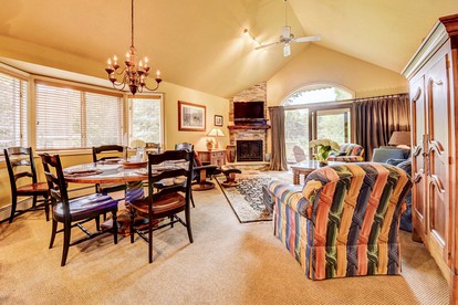 Cozy Cabin Rental Perfect for a Family Vacation in New Hampshire - Carroll, New Hampshire - glamping.directory