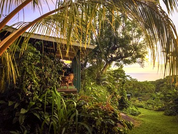 Cute Cabin for Two Surrounded by Nature for a Peaceful Getaway in Kealakekua, Hawaii - Kealakekua, Hawaii - glamping.directory