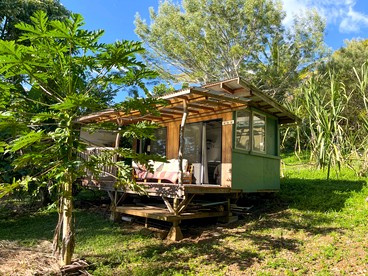 Cute Cabin for Two Surrounded by Nature for a Peaceful Getaway in Kealakekua, Hawaii - glamping.directory