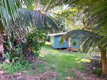 Cute Cabin for Two Surrounded by Nature for a Peaceful Getaway in Kealakekua, Hawaii - Kealakekua, Hawaii - glamping.directory