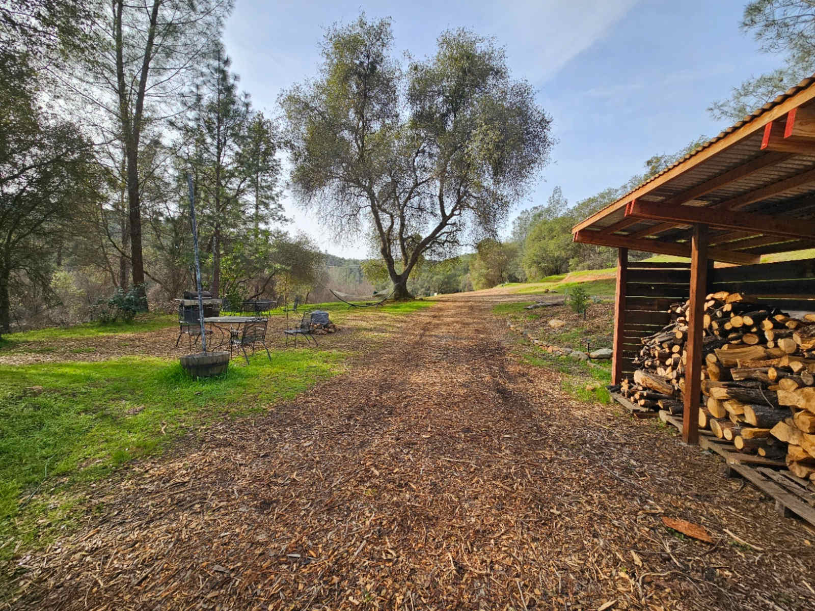 Perfect Getaway with Private Creeks - Smartsville, California - glamping.directory