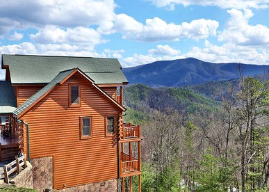 Dog-Friendly Log Cabin with Theater Room for Group Getaway in Sevierville, Tennessee - Sevierville, Tennessee - glamping.directory
