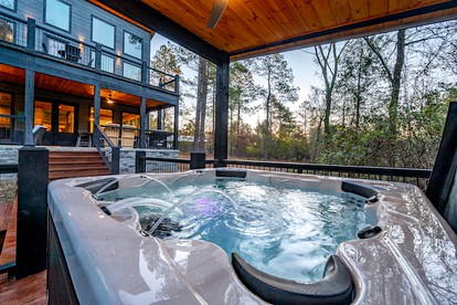 Contemporary Coziness Cabin in Hochatown, OK - Hochatown, Oklahoma - glamping.directory