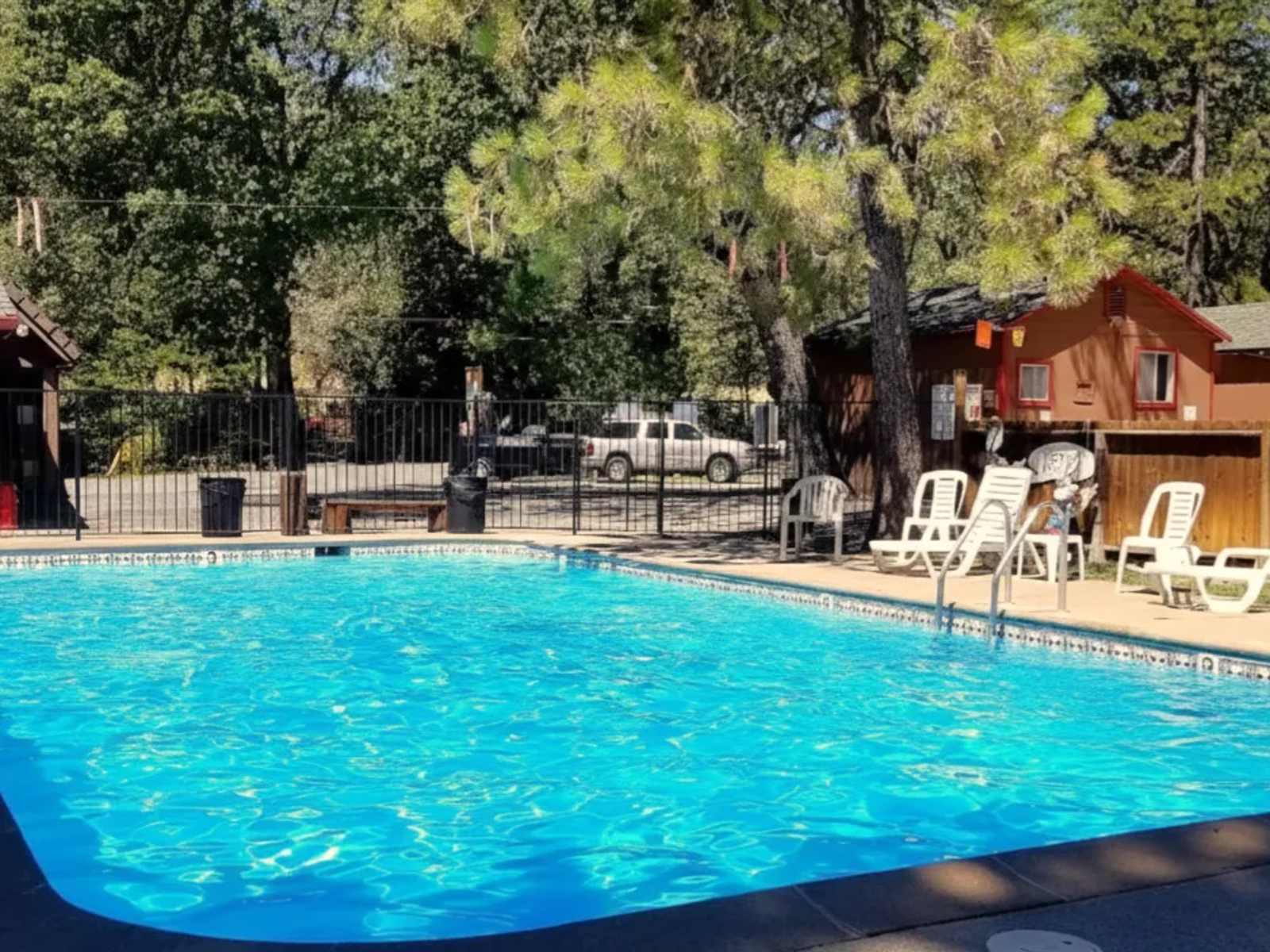 Lakeshore Resort - Lakehead, California - glamping.directory