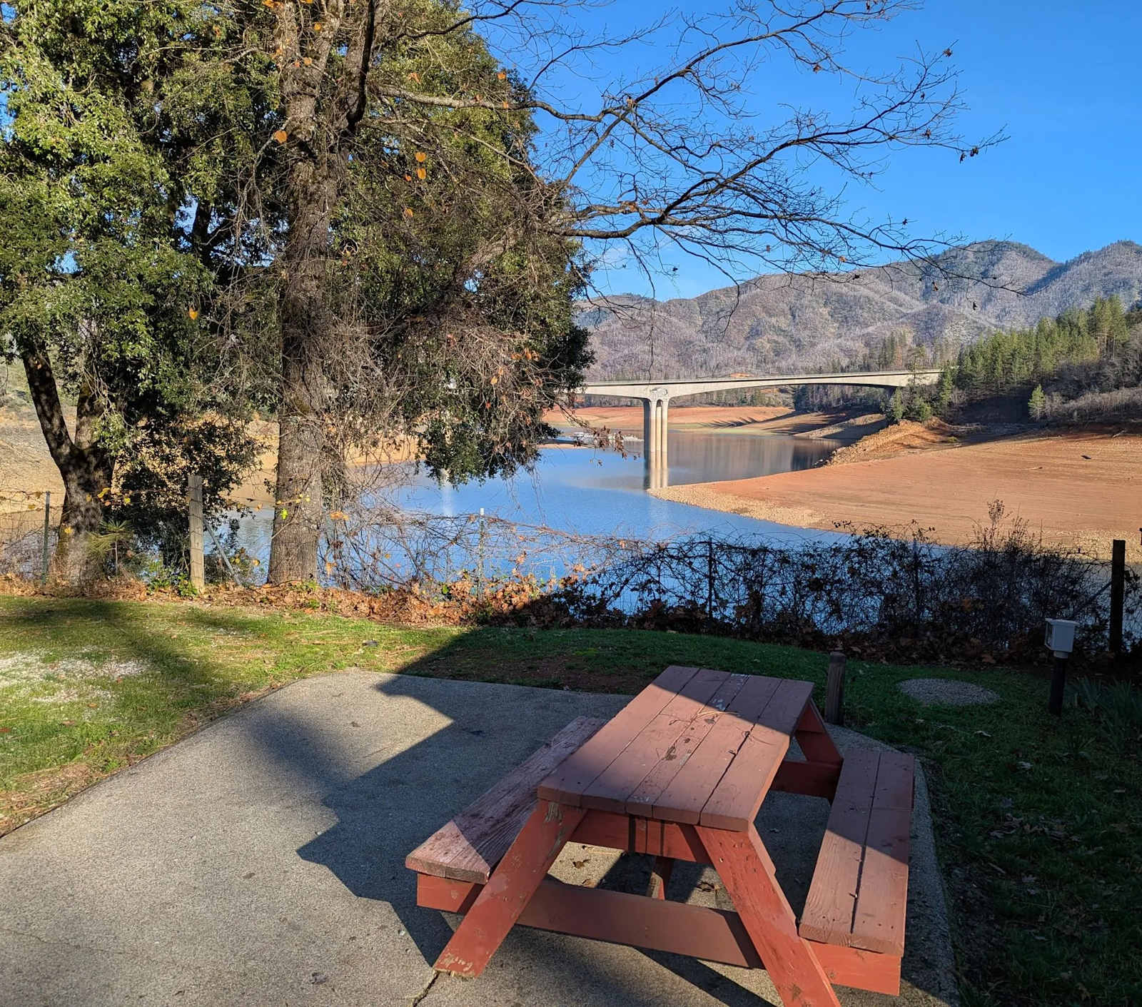 Lakeshore Resort - Lakehead, California - glamping.directory