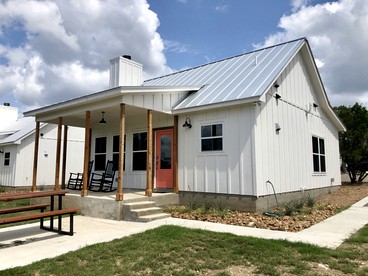 Charming Cabin for Glamping Vacations in Wimberley, Texas - Wimberley, Texas - glamping.directory