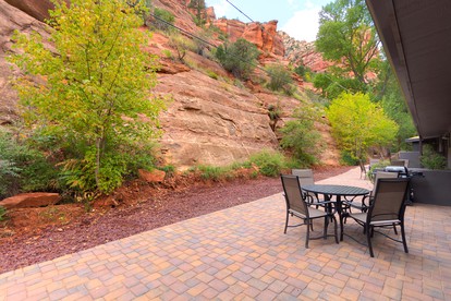 Pet-Friendly Cabin with Beautiful Waterfall Views in Sedona, Arizona - Sedona, Arizona - glamping.directory