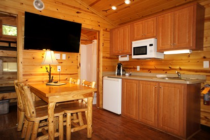 Classic Camping Cabin in Williamsburg, Virginia - Williamsburg, Virginia - glamping.directory