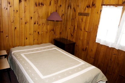 Tranquil Cabin Getaway near a National Park in Pickerel, Wisconsin - Pickerel, Wisconsin - glamping.directory