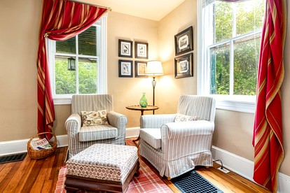 Enchanting Victorian Cottage Just Steps From All the Major Sites in Harpers Ferry, WV - Harpers Ferry, West Virginia - glamping.directory