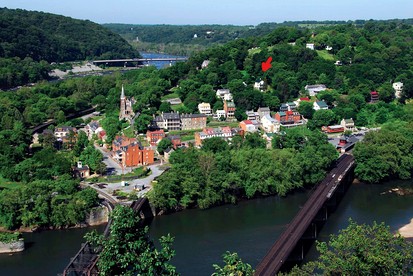 Enchanting Victorian Cottage Just Steps From All the Major Sites in Harpers Ferry, WV - Harpers Ferry, West Virginia - glamping.directory