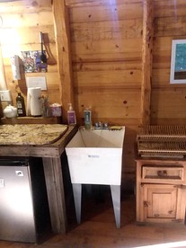 Romantic Trinity Cabin Getaway with Lovely Woodland Views in Nevada City, California - Nevada City, California - glamping.directory