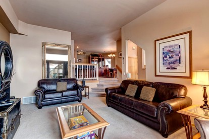 Luxurious Accommodation with a Hot Tub for a Mountain Getaway in Breckenridge, Colorado - Breckenridge, Colorado - glamping.directory
