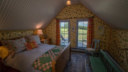 Charming Suite with Private Roof Deck near Ithaca, New York - Genoa, New York - glamping.directory