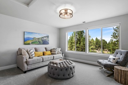 Beautiful Modern Cabin with Pool, Private Deck and Fire Pit in Bend, Oregon - Bend, Oregon - glamping.directory