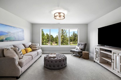 Beautiful Modern Cabin with Pool, Private Deck and Fire Pit in Bend, Oregon - Bend, Oregon - glamping.directory