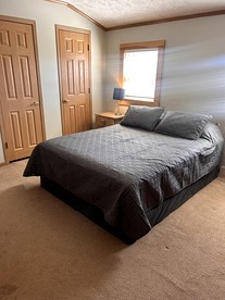 Large, Three Bedroom Cabin in Sturgis, South Dakota, Perfect for a Glamping Retreat to the Badlands - Sturgis, South Dakota - glamping.directory