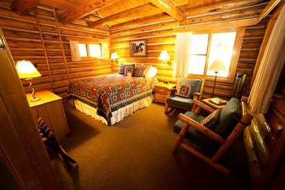 Charming Cabin Rental in Blossoming Garden in Sedona near Red Rock Canyon - Sedona, Arizona - glamping.directory