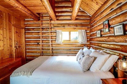 Charming Cabin Rental in Blossoming Garden in Sedona near Red Rock Canyon - Sedona, Arizona - glamping.directory