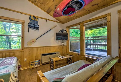 Tree-House Style Cabin with Forest Views, Nantahala National Fores, North Carolina - Bryson City, North Carolina - glamping.directory