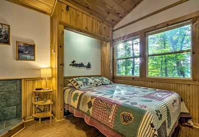 Tree-House Style Cabin with Forest Views, Nantahala National Fores, North Carolina - Bryson City, North Carolina - glamping.directory