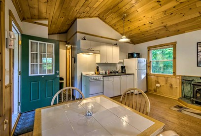 Tree-House Style Cabin with Forest Views, Nantahala National Fores, North Carolina - Bryson City, North Carolina - glamping.directory