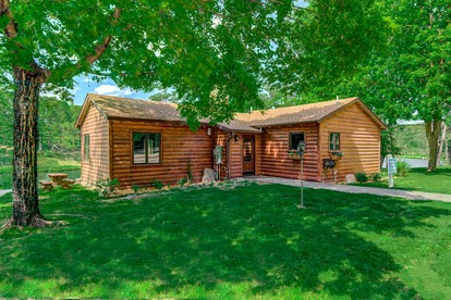 Beautiful Family Cabin with Cozy Interior and Exterior in Saint Croix Falls, Wisconsin - glamping.directory