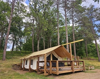 Beautiful Family Cabin with Cozy Interior and Exterior in Saint Croix Falls, Wisconsin - Saint Croix Falls, Wisconsin - glamping.directory