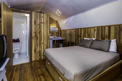 Rustic Cabin near Black Hills National Forest for an Incredible Outdoor Escape in Sturgis, South Dakota - Sturgis, South Dakota - glamping.directory