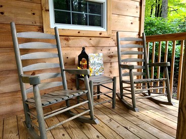 Charming Cabin in the Woods for a Cozy Outdoor Experience Surrounded by Nature in Cosby, Tennessee - Cosby, Tennessee - glamping.directory