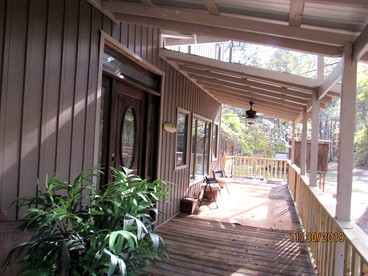 Georgia's Coziest Riverside Retreat: Cabin Adventure in Claxton - Claxton, Georgia - glamping.directory