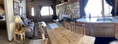 Relaxing Glamping Vacation: Fantastic Log Cabin in Darby, MT - Darby, Montana - glamping.directory