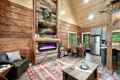 Delightful Cabin Amazing for Families with Private Porch in Tennessee - Sevierville, Tennessee - glamping.directory