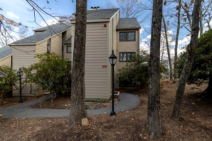 Scenic Ski-In/Ski-Out Mountain Retreat Near Wintergreen Resort, Wintergreen VA - glamping.directory