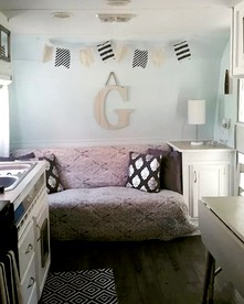 Bright and Unique Caravan Rental for Glamping Getaway near Virginia Beach - Fort Monroe, Virginia - glamping.directory