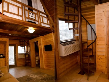 Superb Getaway Cabin near Long Hunter State Park and Nashville, Tennessee - Mount Juliet, Tennessee - glamping.directory