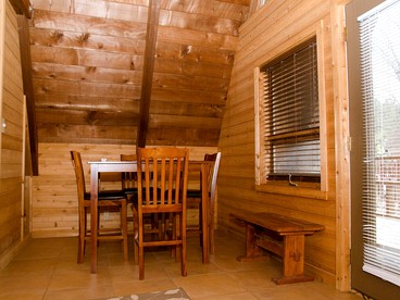 Superb Getaway Cabin near Long Hunter State Park and Nashville, Tennessee - Mount Juliet, Tennessee - glamping.directory