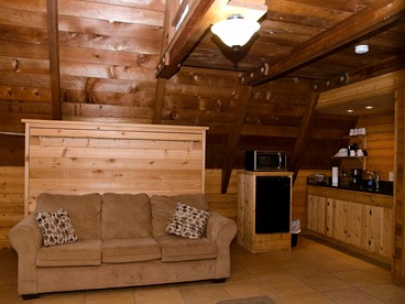 Superb Getaway Cabin near Long Hunter State Park and Nashville, Tennessee - Mount Juliet, Tennessee - glamping.directory