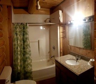 Family Cabin with Mountain Views in Alaska - Cooper Landing, Alaska - glamping.directory