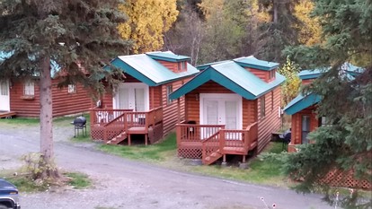 Family Cabin with Mountain Views in Alaska - Cooper Landing, Alaska - glamping.directory