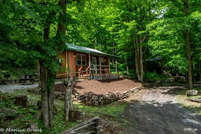 Treehouse Cabin in Riverton, WV - US, West Virginia - glamping.directory