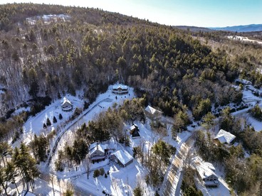 Bright and Airy A-Frame for a Relaxing Mountain Getaway in Conway, New Hampshire - Conway, New Hampshire - glamping.directory