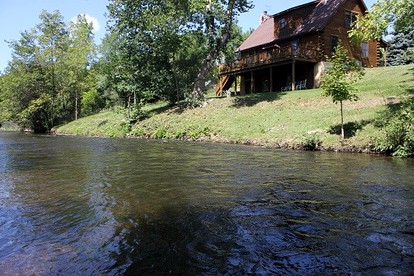 Riverside Log Cabin Perfect for a Secluded Getaway near Kalamazoo, Michigan - Centreville, Michigan - glamping.directory