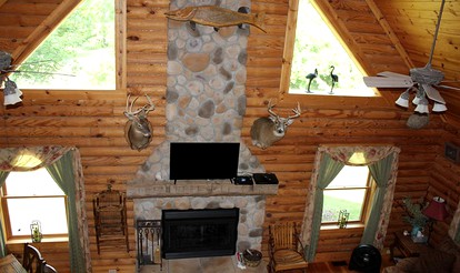 Riverside Log Cabin Perfect for a Secluded Getaway near Kalamazoo, Michigan - Centreville, Michigan - glamping.directory