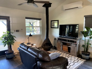 The Ultimate Romantic Getaway: Charming Cabin with a Hot Tub in Wimberley, Texas - Wimberley, Texas - glamping.directory