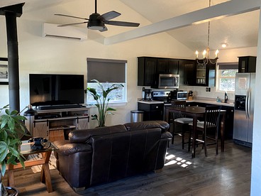 The Ultimate Romantic Getaway: Charming Cabin with a Hot Tub in Wimberley, Texas - Wimberley, Texas - glamping.directory