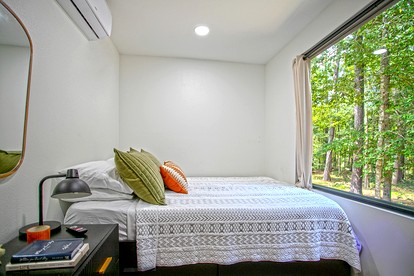 Minimalist Luxury: Fully Equipped Modern Container, Hidden Getaway near Lake Livingston, TX - Polk County, Texas - glamping.directory